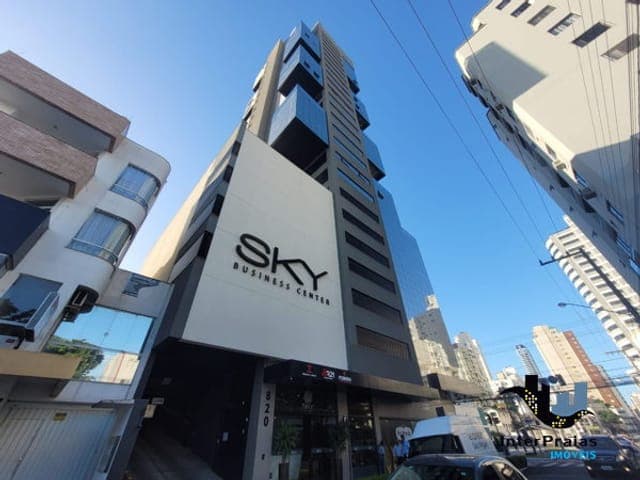 Fachada do edifício SKY Business Center em Balneário Camboriú